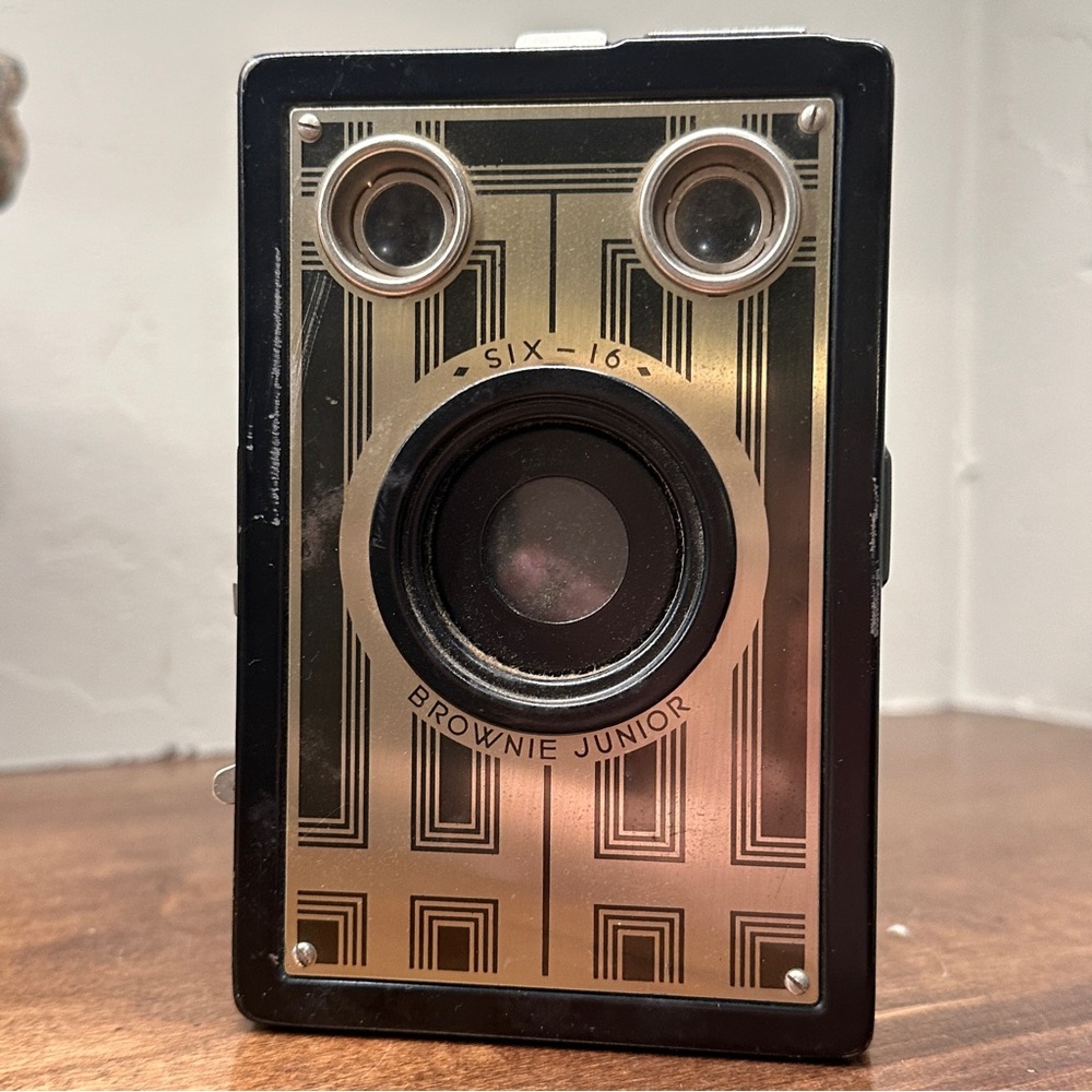 Vintage Brownie Junior Six-16 Camera